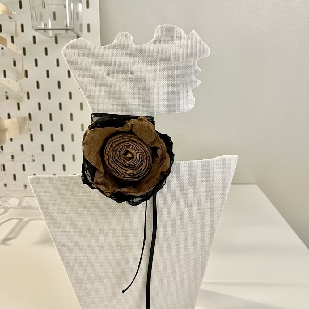 Elegant Black and Brown Floral Choker